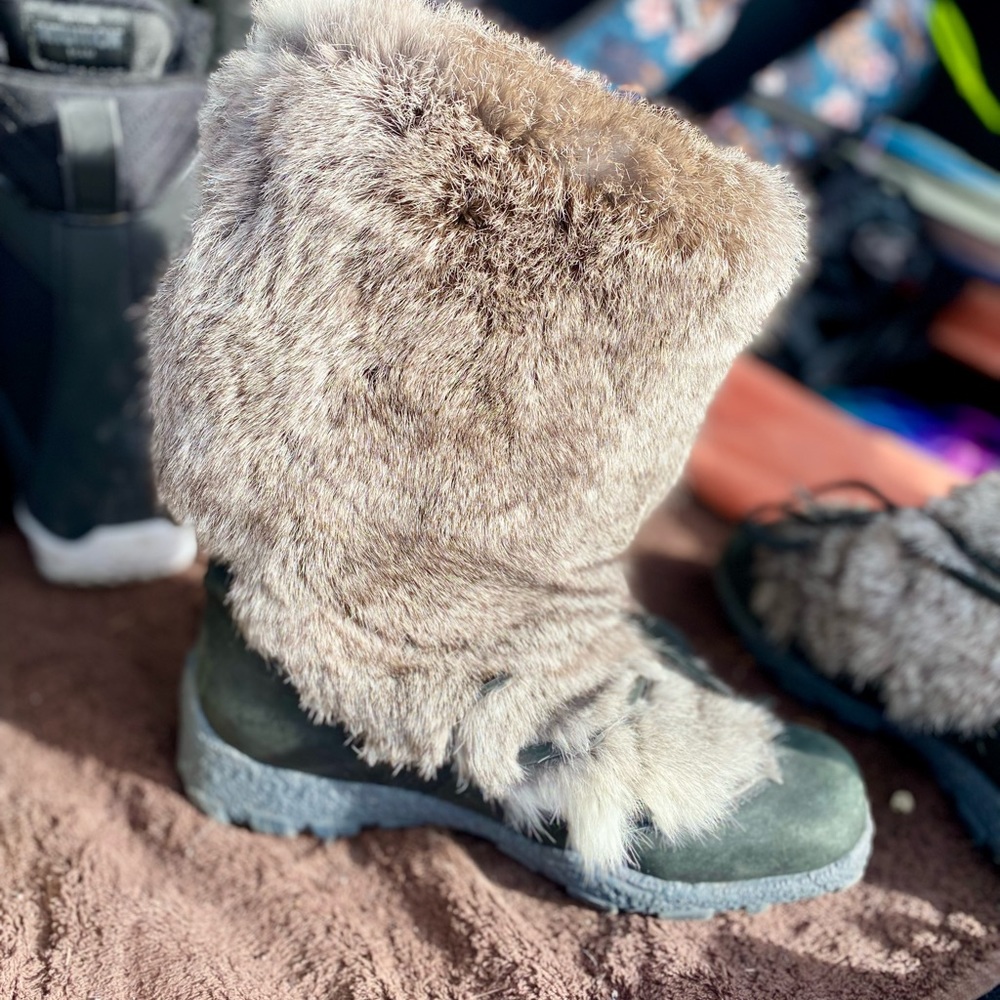 Blondo Dakota Rabbit Fur, Shearling, Suede Winter Boots - barely used